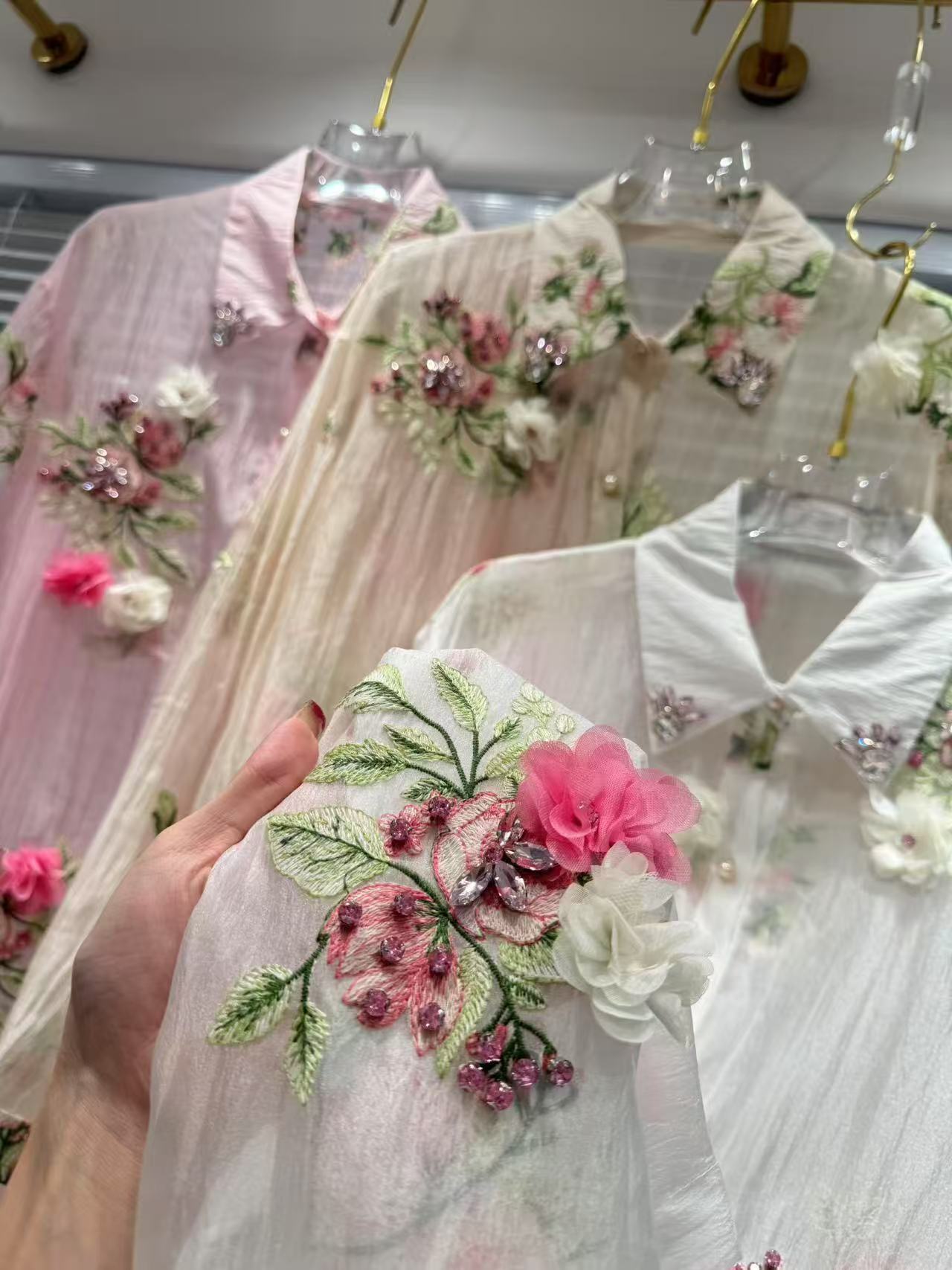 หรูหราสไตล์ดอกไม้เย็บปักถักร้อ - Embroidery Daisy บทวิจารณ์และราคา