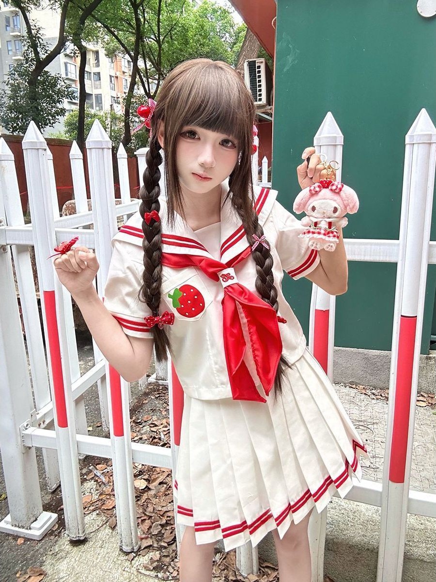 ชุดยูนิฟอร์มสไตล์ญี่ปุ่นลายปัก - Embroidery Uniforms บทวิจารณ์และราคา